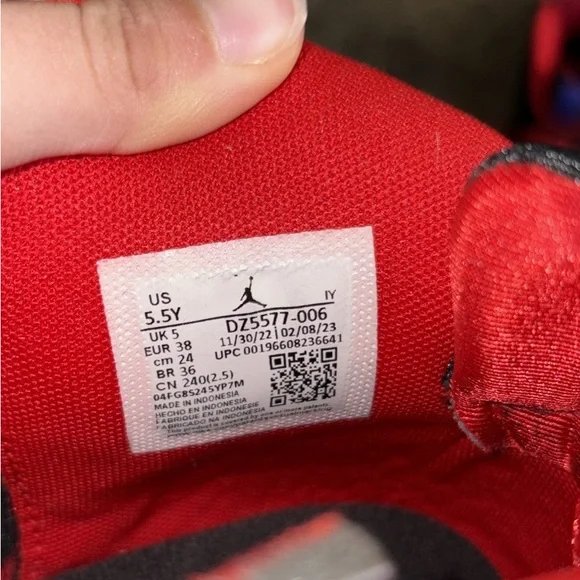 StockX Jordan MVP Raptors Boys Size 5.5Y - Picture 6 of 8